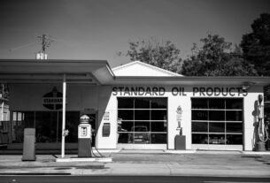 Standard Motor Products stock